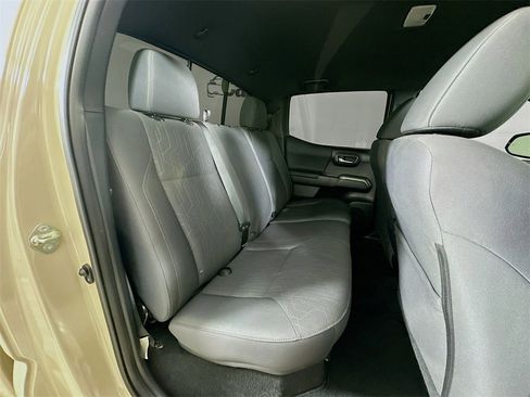 Used 2019 Toyota Tacoma TRD Off-Road image 30