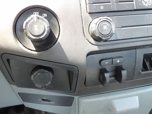 Used 2015 Ford F250 XL RWD image 13