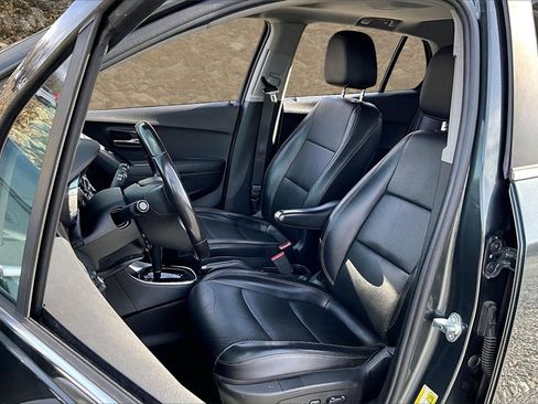 Used 2020 Chevrolet Trax Premier image 23