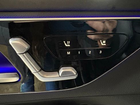 Used 2024 Mercedes-Benz GLC 300 4MATIC image 24