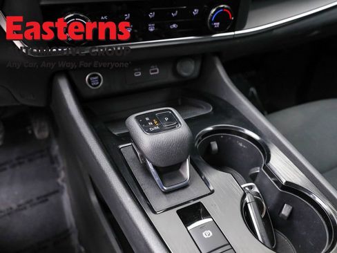 Used 2023 Nissan Rogue S image 13