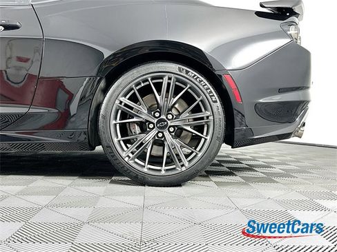 Used 2022 Chevrolet Camaro ZL1 image 41