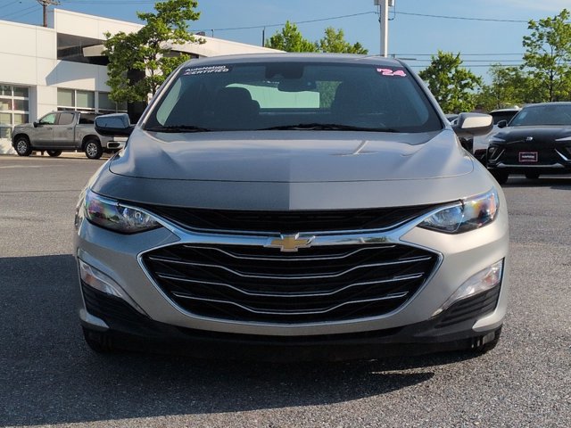 Used 2024 Chevrolet Malibu LT FWD image 2