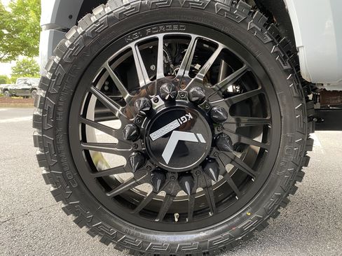Used 2025 Ford F450 Platinum w/ FX4 Off-Road Package AWD/4WD image 51