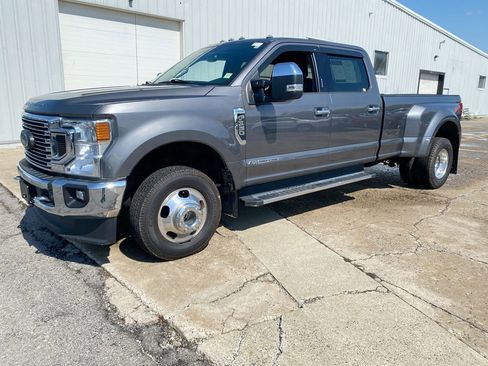 Used 2021 Ford F350 Lariat w/ Chrome Package AWD/4WD image 4