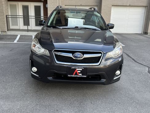 Used 2016 Subaru Crosstrek 2.0i Premium w/ Moonroof Package AWD/4WD image 7
