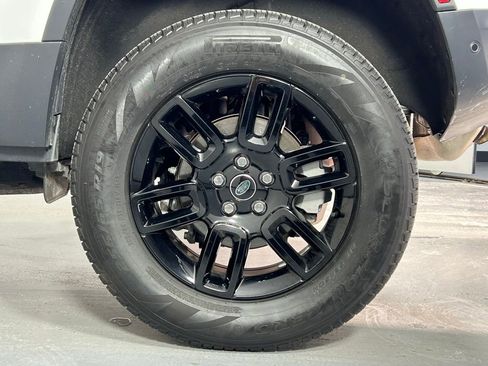 Used 2025 Land Rover Defender 110 S image 36