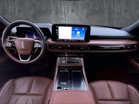 Used 2025 Lincoln Aviator Reserve w/ Illumination Package image 7