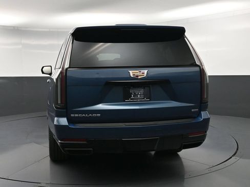 Used 2025 Cadillac Escalade ESV Sport Platinum AWD/4WD image 7