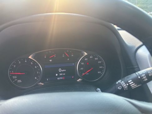 Used 2022 GMC Terrain SLT AWD/4WD image 8
