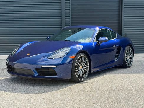 Certified 2024 Porsche 718 Cayman RWD image 1