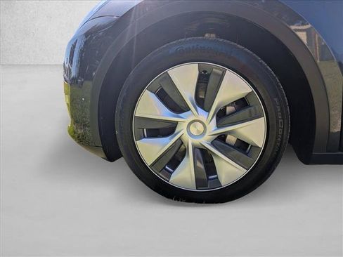 Used 2024 Volkswagen Tiguan S FWD image 11