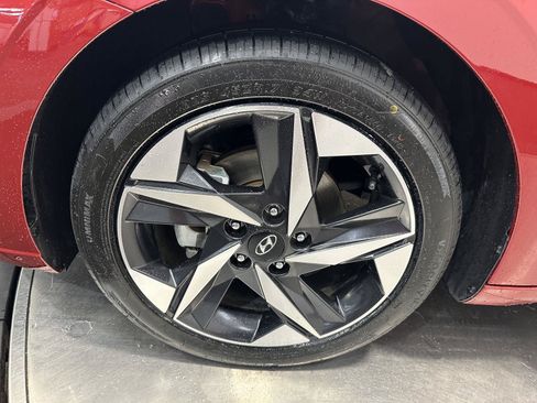 Certified 2023 Hyundai Elantra SEL w/ Convenience Package FWD image 9