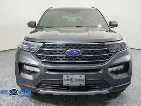 Used 2020 Ford Explorer XLT w/ Equipment Group 202A AWD/4WD image 3