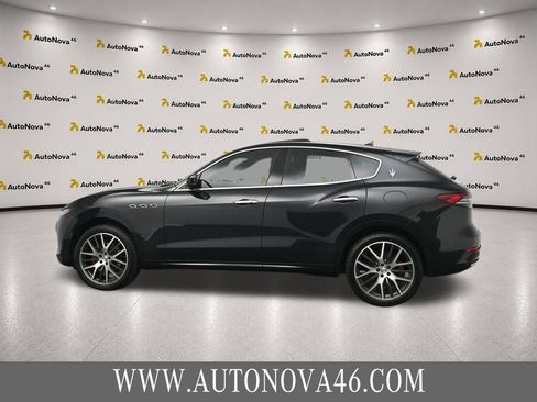 Used 2022 Maserati Levante GT AWD/4WD image 3