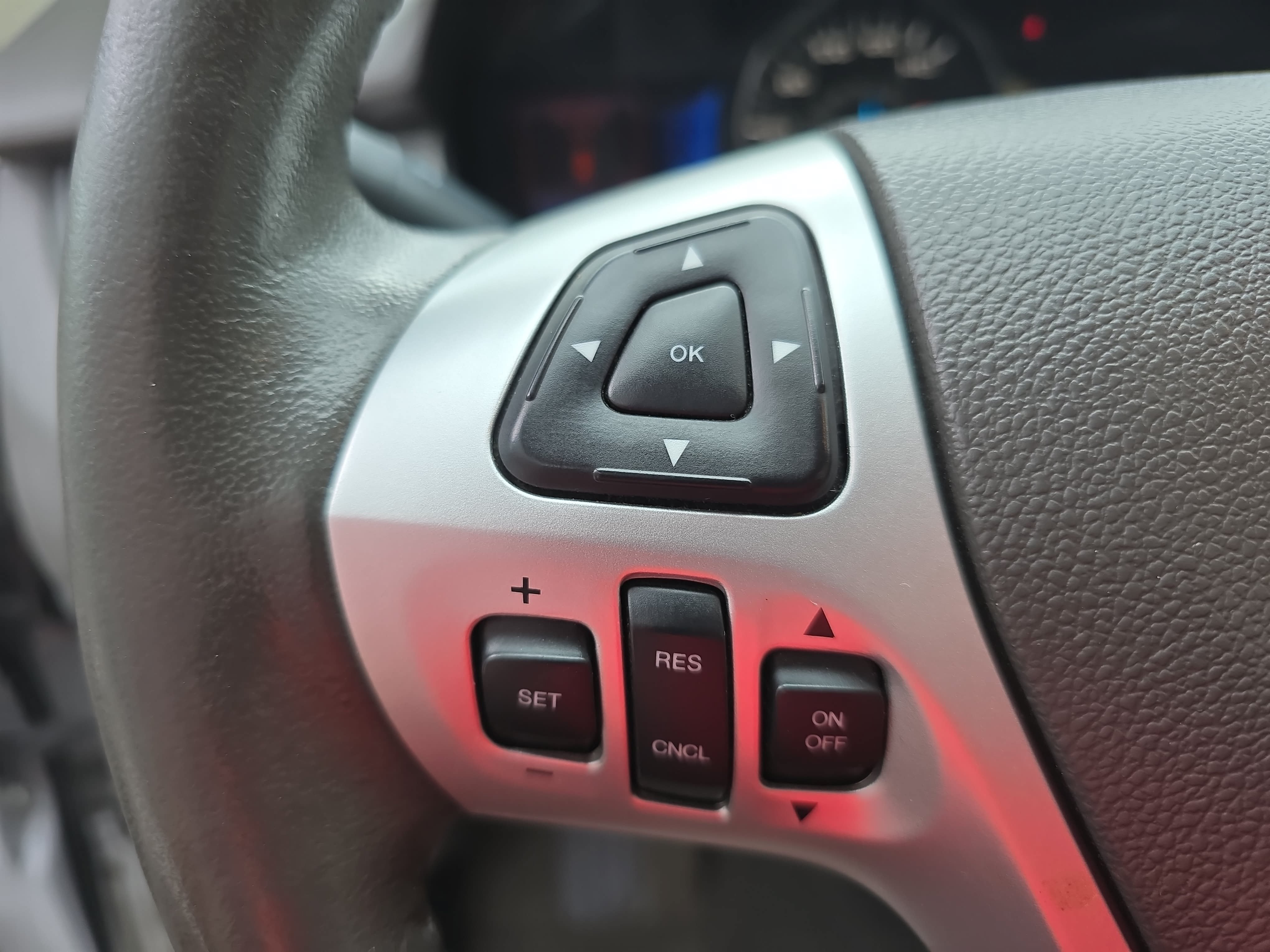 Used 2013 Ford Edge SEL AWD/4WD image 17
