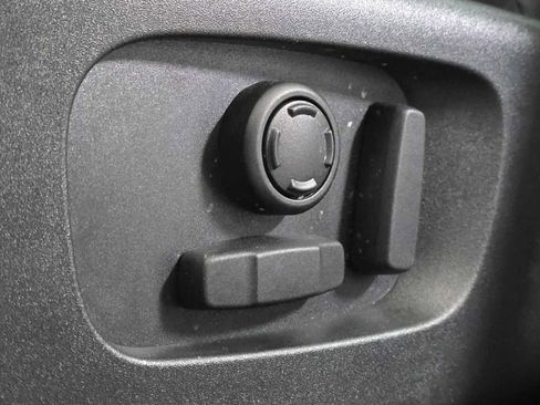 Used 2024 Land Rover Range Rover Velar Dynamic SE image 25