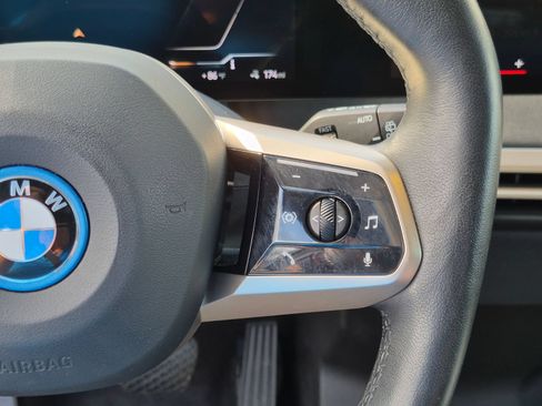 Used 2024 BMW iX xDrive50 w/ Sport Package AWD/4WD image 19