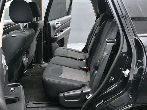 Used 2018 Nissan Pathfinder S image 15