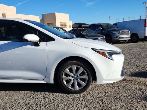 Used 2023 Toyota Corolla LE image 4