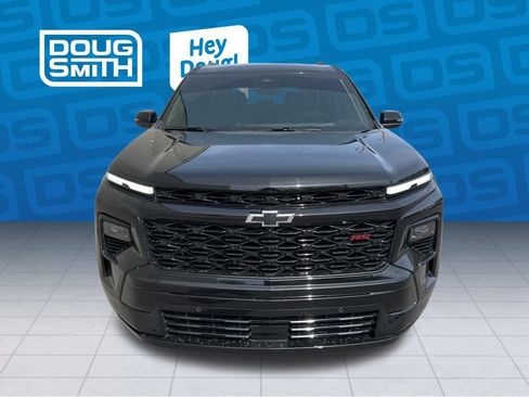 Used 2025 Chevrolet Traverse RS image 8