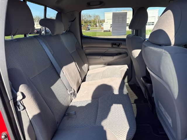 Used 2015 Toyota Tacoma 4x4 Double Cab w/ SR5 Package image 16