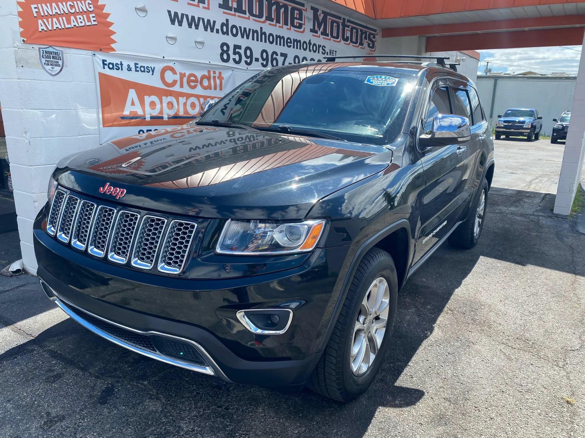 Used 2014 Jeep Grand Cherokee Limited AWD/4WD image 2