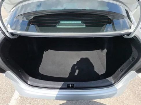 Used 2021 Toyota Corolla LE FWD image 9