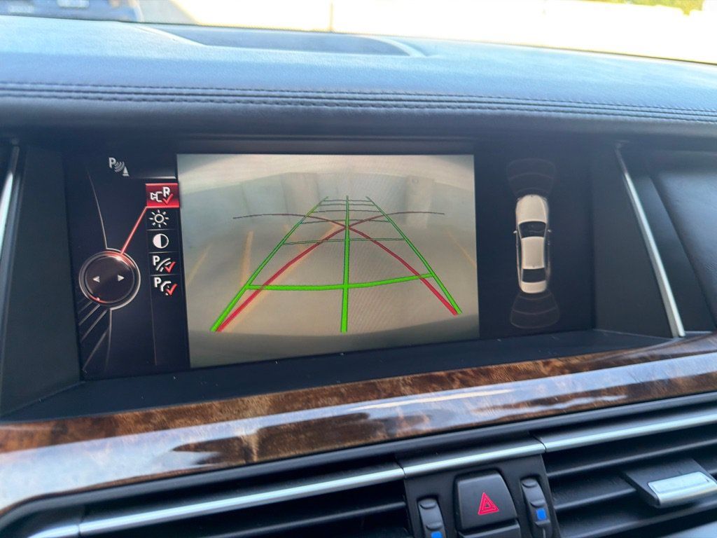 Used 2014 BMW 750Li xDrive AWD/4WD image 21