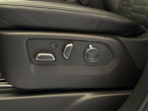 New 2026 Cadillac Escalade ESV Platinum Sport w/ LPO, Floor Liner Package AWD/4WD image 33