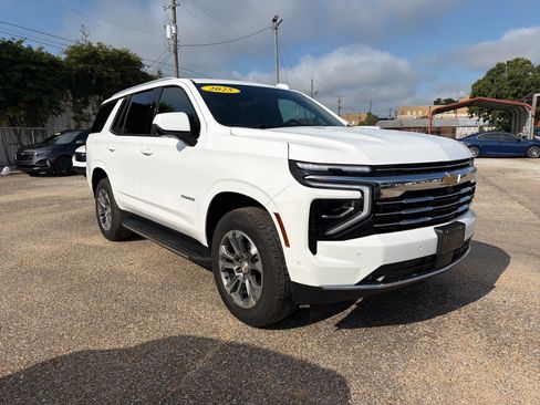 Used 2025 Chevrolet Tahoe LT w/ Comfort Package RWD image 2