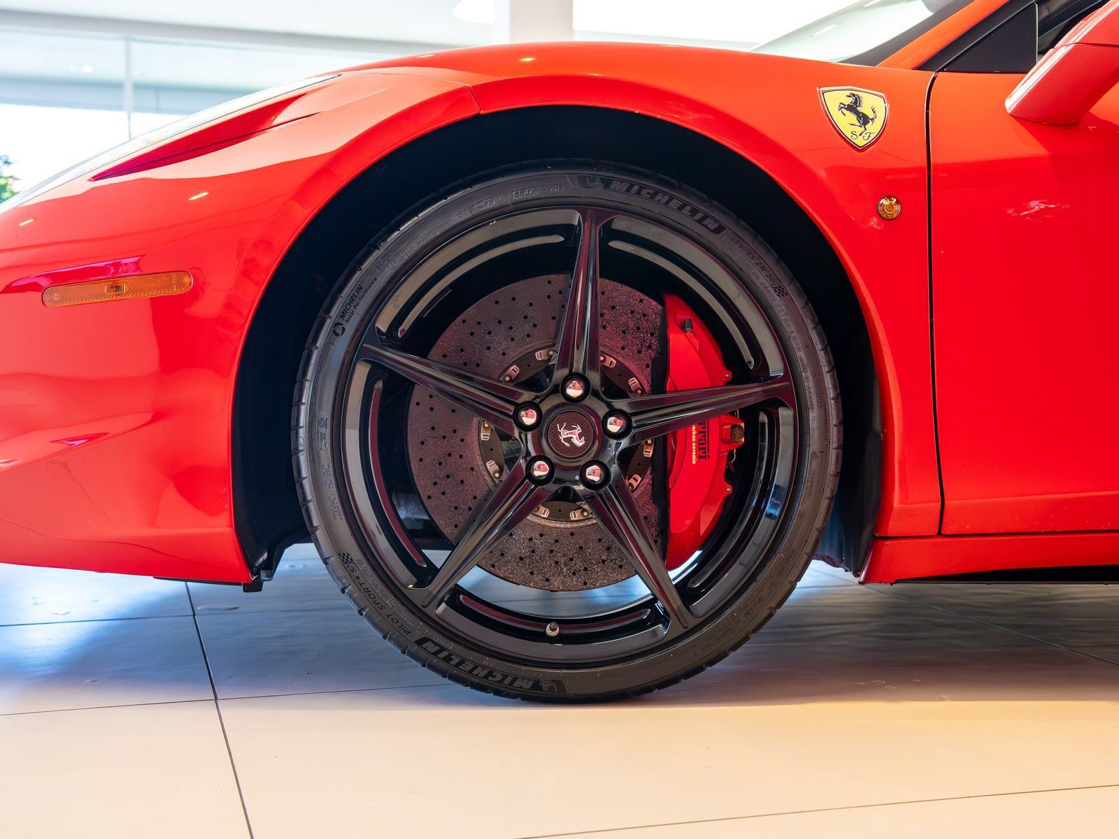 Used 2010 Ferrari 458 Italia Coupe RWD image 3