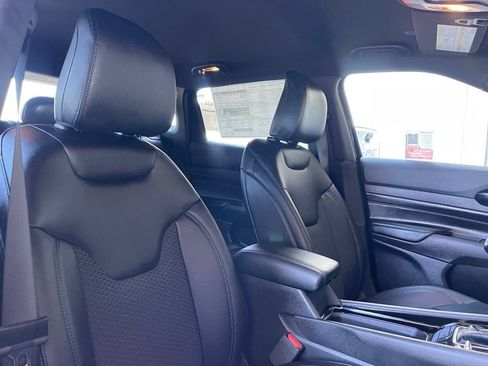 New 2026 Jeep Compass Latitude AWD/4WD image 18