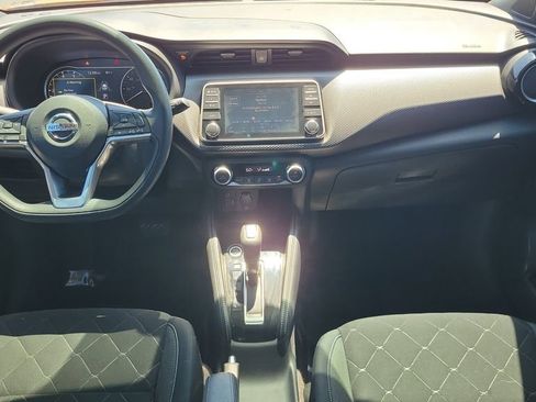Used 2020 Nissan Kicks SV FWD image 11