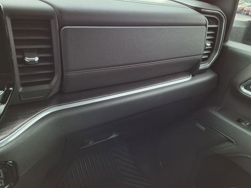 Used 2025 Chevrolet Silverado 3500 LTZ w/ LTZ Plus Package image 18