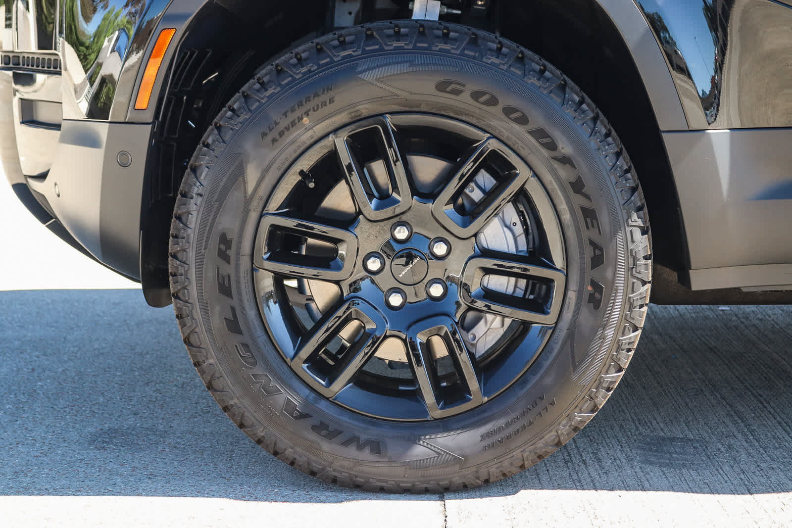New 2026 Land Rover Defender 110 S AWD/4WD image 8