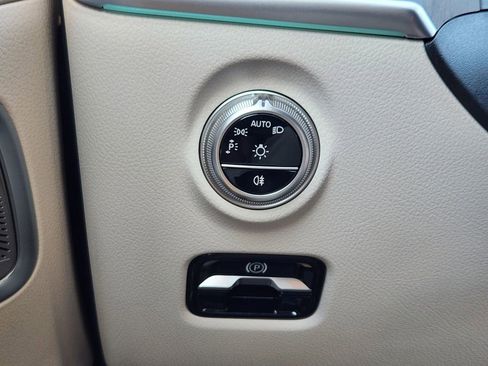 Used 2025 Mercedes-Benz C 300 4MATIC Sedan image 21