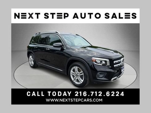 Used 2021 Mercedes-Benz GLB 250 4MATIC w/ Premium Package image 1