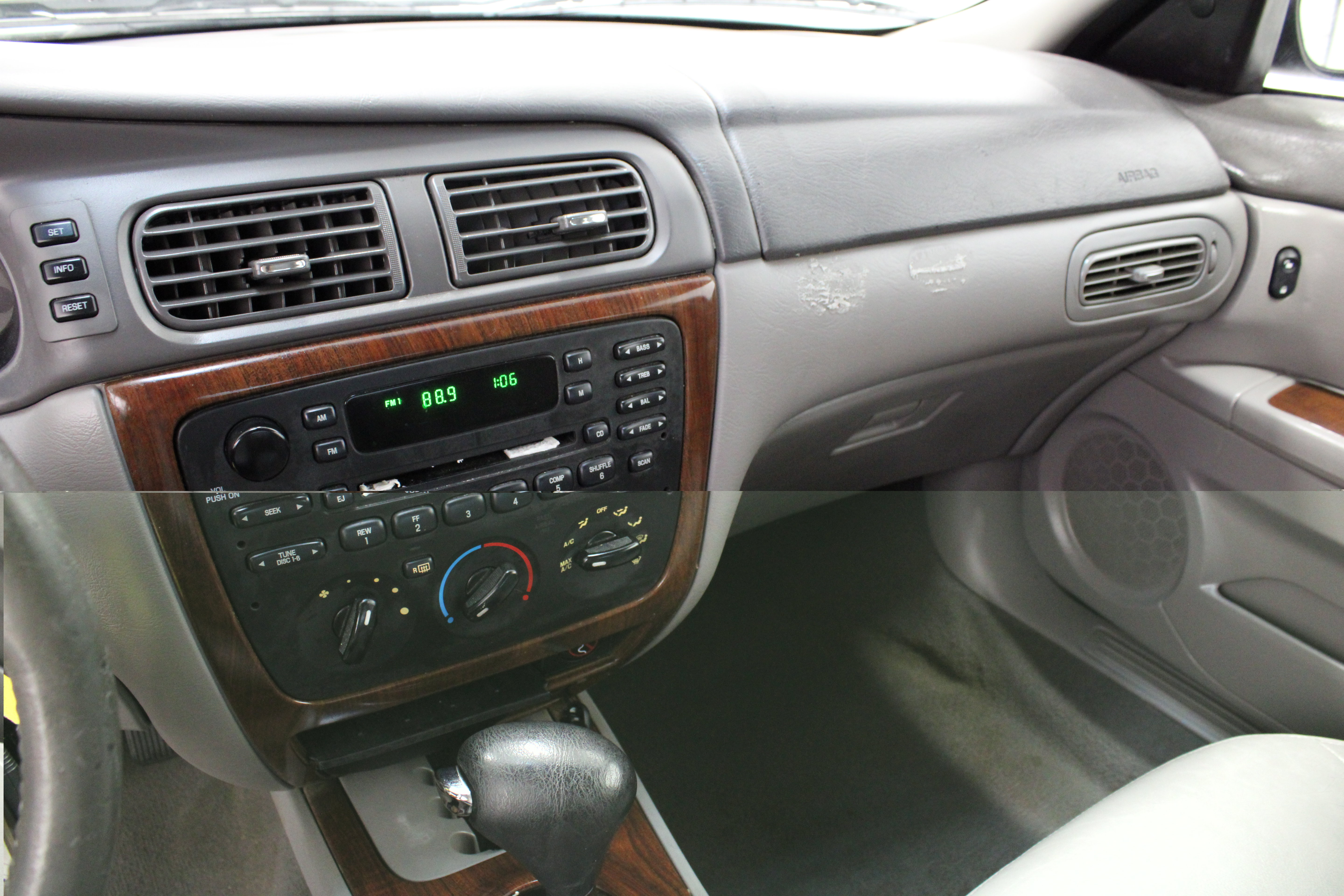 Used 2006 Ford Taurus SEL FWD image 16