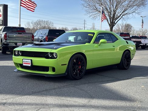 Used 2015 Dodge Challenger SRT Hellcat RWD image 3