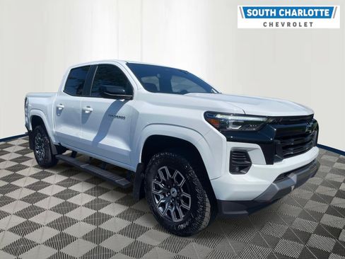 Used 2023 Chevrolet Colorado Z71 w/ Advanced Trailering Package AWD/4WD image 3