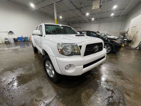 Used 2011 Toyota Tacoma 4x4 Double Cab w/ TRD Sport Pkg image 3