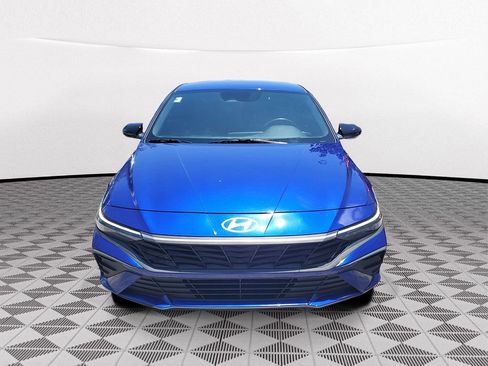 Used 2025 Hyundai Elantra Sport FWD image 2