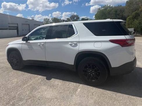 Used 2021 Chevrolet Traverse LS FWD image 6