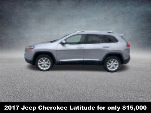 Used 2017 Jeep Cherokee Latitude image 2