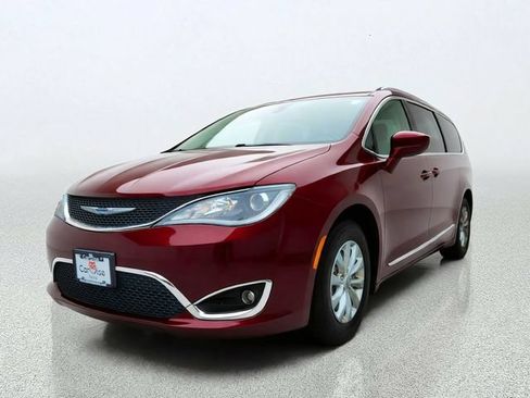 Used 2018 Chrysler Pacifica Touring-L Plus FWD image 7