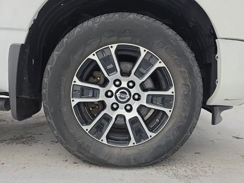 Used 2021 Nissan Titan SV w/ SV Convenience Package AWD/4WD image 17