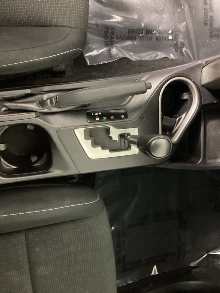 Used 2018 Toyota RAV4 XLE FWD image 16