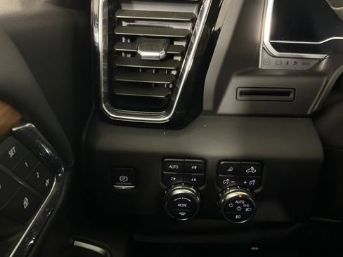 Used 2022 GMC Sierra 1500 Denali AWD/4WD image 28
