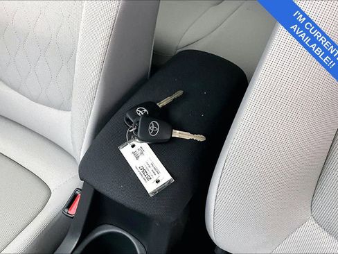 Used 2025 Toyota Corolla Cross L image 13